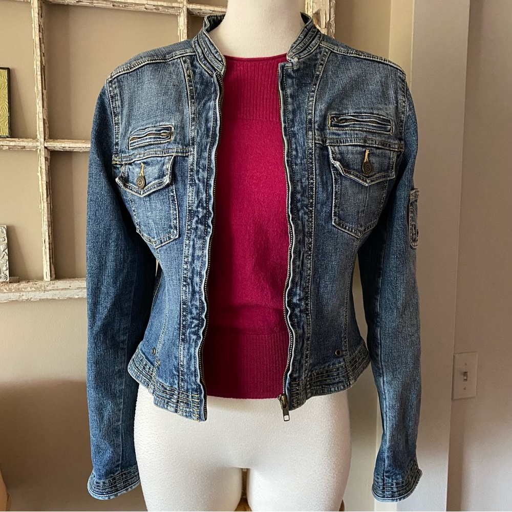 Cool mandarin collar jean jacket by Gabriella jeans.